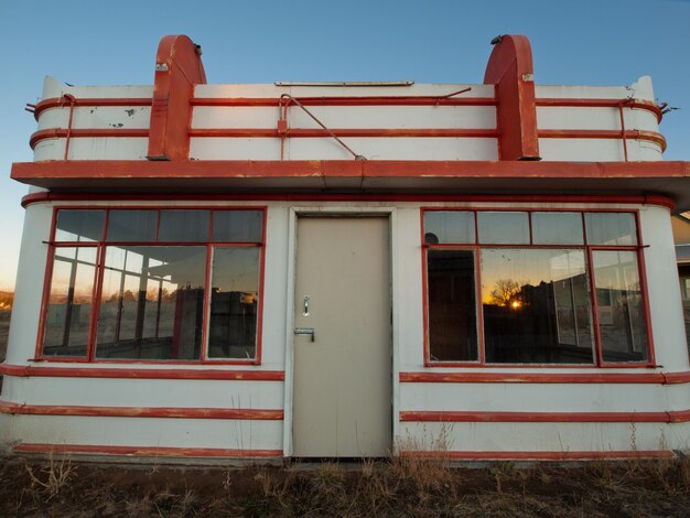 Foto um antigo posto de gasolina no lakewood heritage center, colorado.