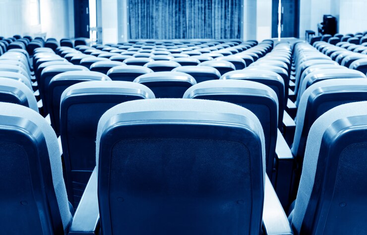 Foto um assento de cinema arrumado