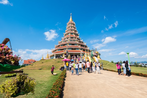 Um belo templo em Chiang Rai, Tailândia