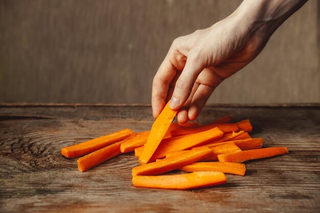 Foto um bom lanche vegetais lanches cenouras lanches alimentos saudáveis vitaminas um pedaço de cenouras