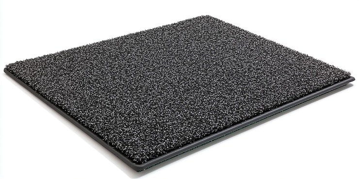 Foto um caderno preto com um tapete preto que diz citação preta sobre ele