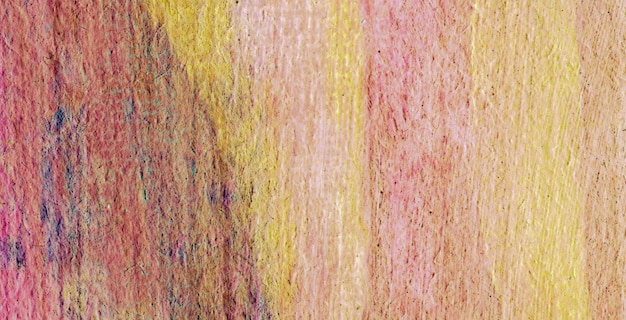 Um close-up de uma pintura rosa e amarela