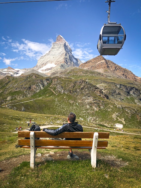 Um dia em zermatt ensolarado