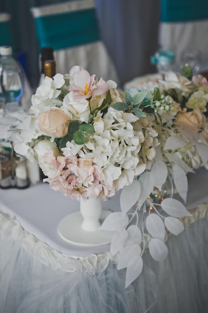 Um exemplo de um salão decorado para um casamento de 1952