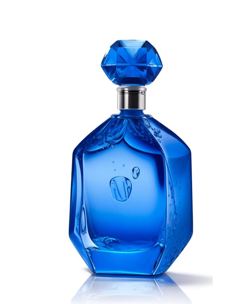 um frasco de perfume azul isolado em fundo branco transparente