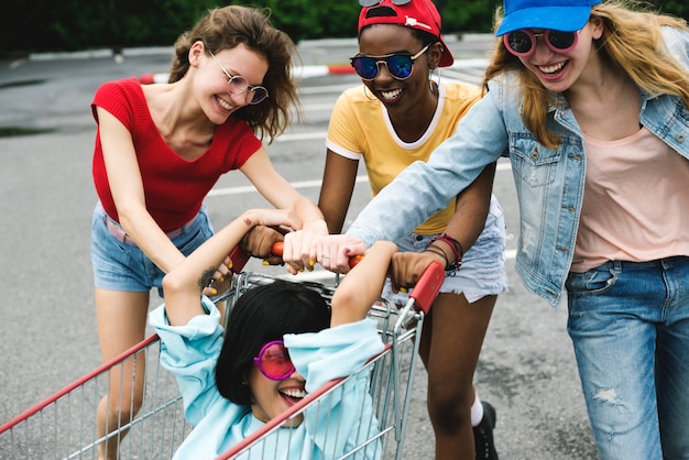 Foto um, grupo, de, diverso, mulher, amigos, tendo divertimento, junto