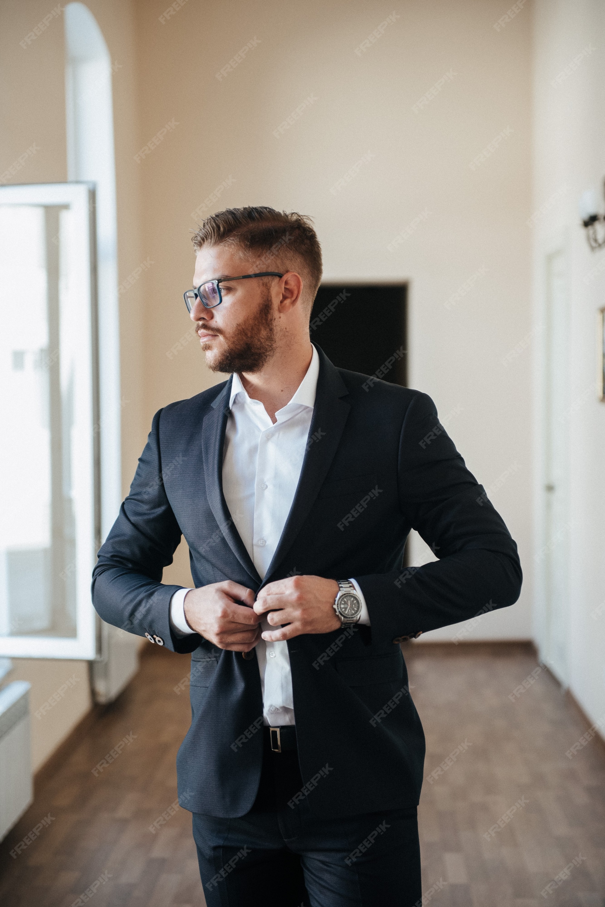 Blazer preto e branco, camiseta .com Tuxedo Clothing