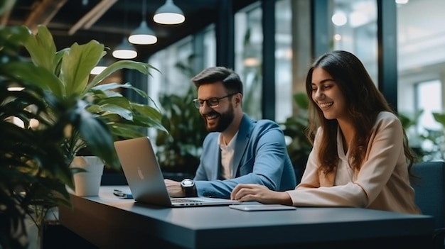 um homem e uma mulher trabalhando em um laptop em um café