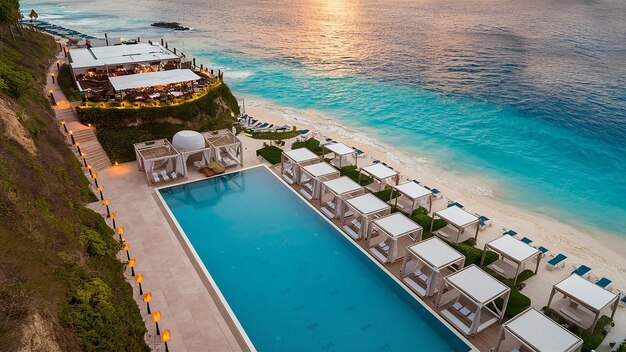 Foto um hotel com uma piscina e cadeiras de estar