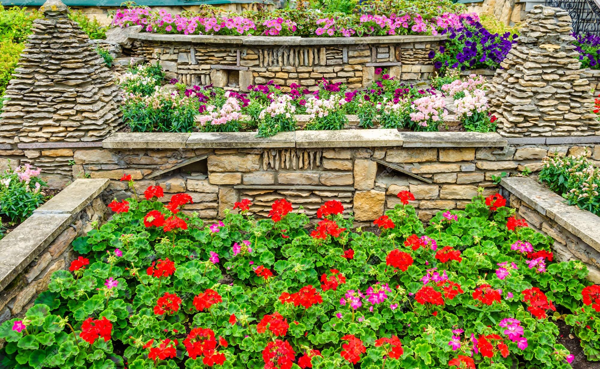 Papel de Parede Muro de Pedras Naturais Com Flores Verdes, Fácil e Prático