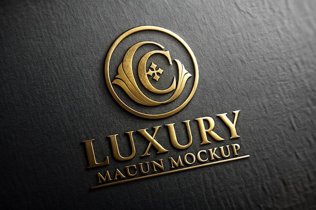 um logotipo dourado e preto para uma marca de luxo