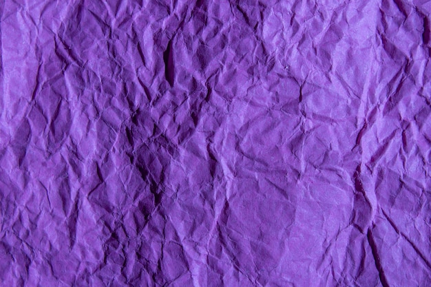 Um papel roxo que tem a palavra papel nele