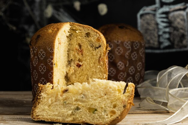 Um pedaço de pão com a palavra azeitona