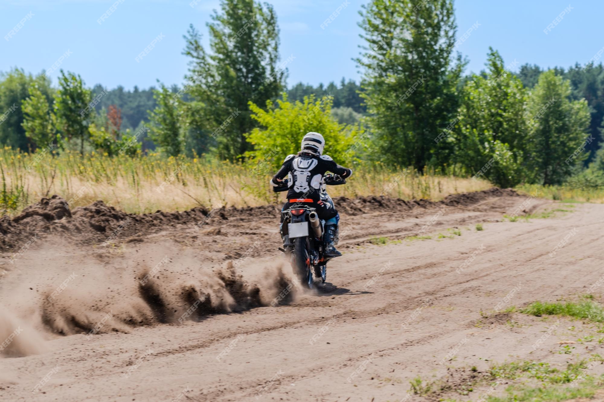 Piloto de motocross na corrida de motocross extrema