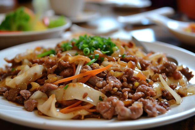 Foto um prato de carne de porco moo shu, um prato de origem do norte da china, possivelmente originário de shandong