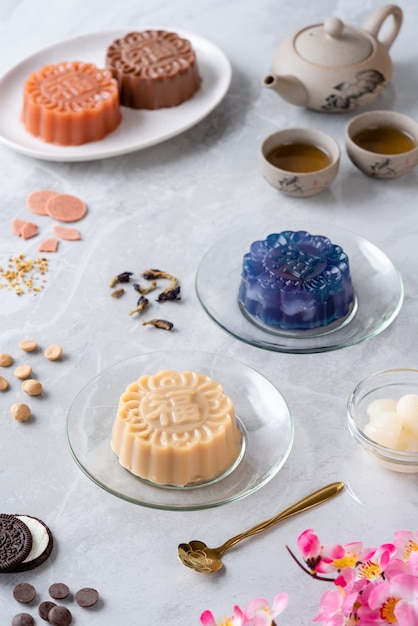 Um pudim mooncake é um produto de padaria chinesa tradicionalmente comido durante o festival do meio-outono