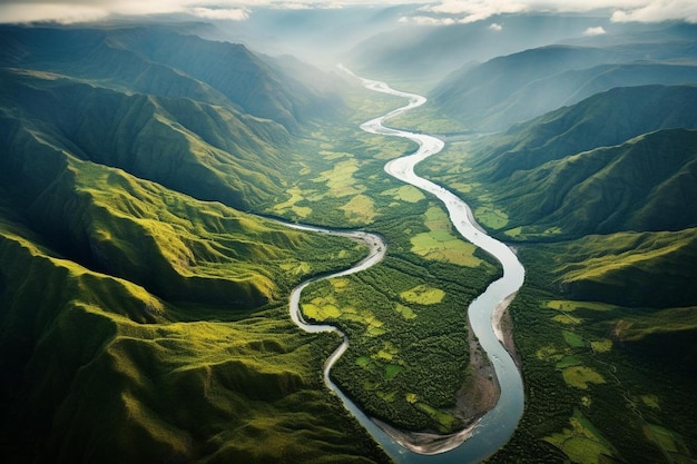 Um rio atravessa um vale.