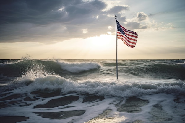 Uma bandeira no oceano com um céu nublado ao fundo