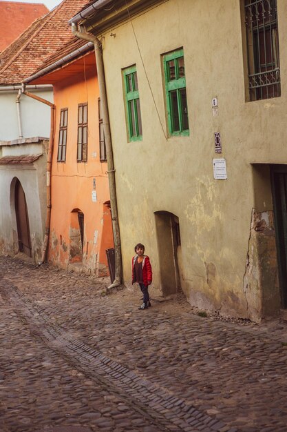 Uma bela cidadela medieval de Sighisoara, no coração da Romênia, Transilvânia