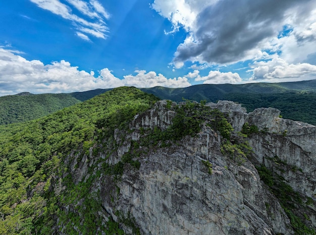 Uma bela foto das rochas Seneca, na Virgínia Ocidental