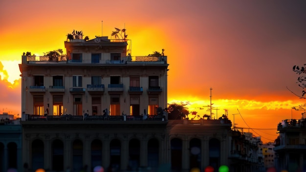 Uma bela paisagem em Havana com um pôr do sol ao fundo