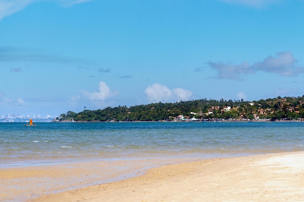 Uma bela praia na Bahia Brasil