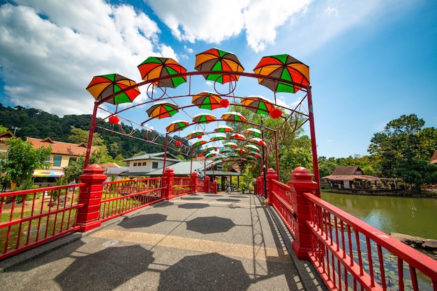 Uma bela vista da aldeia oriental em langkawi malásia