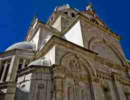 Foto uma bela vista da catedral em sibenik, dalmácia, croácia