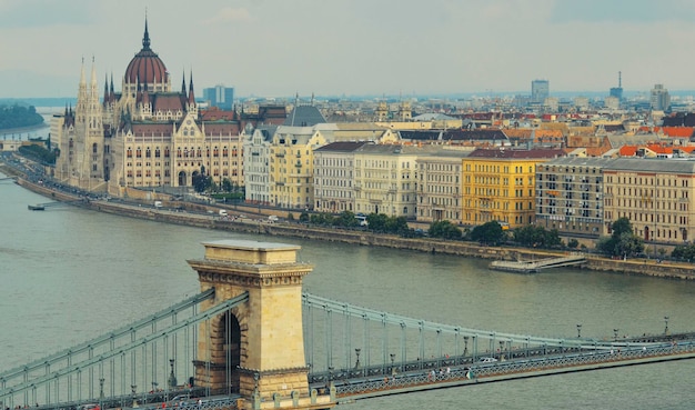 Uma bela vista da cidade de Budapeste localizada na Hungria