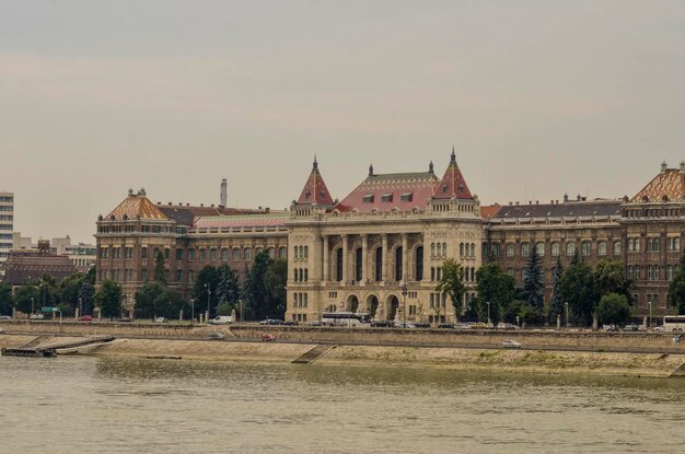 Uma bela vista da cidade de Budapeste localizada na Hungria