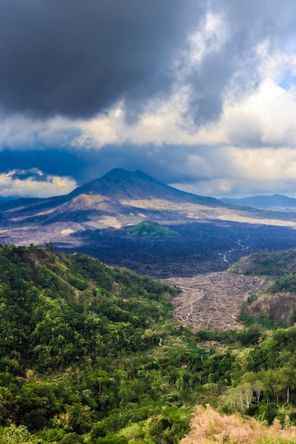 Uma bela vista da montanha Kintamani localizada em Bali Indonésia