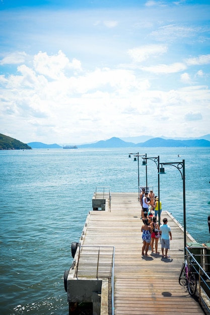 Uma bela vista da orla de Santos no Brasil