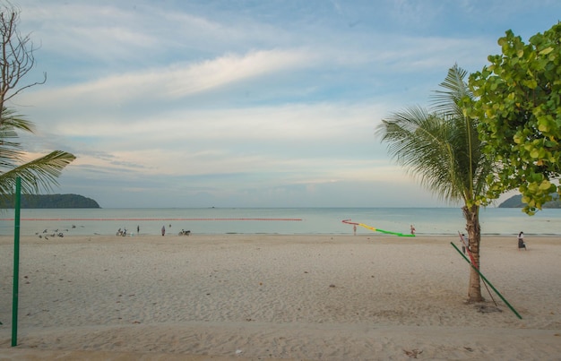 Uma bela vista da praia de Pantai Cenang Langkawi Malásia