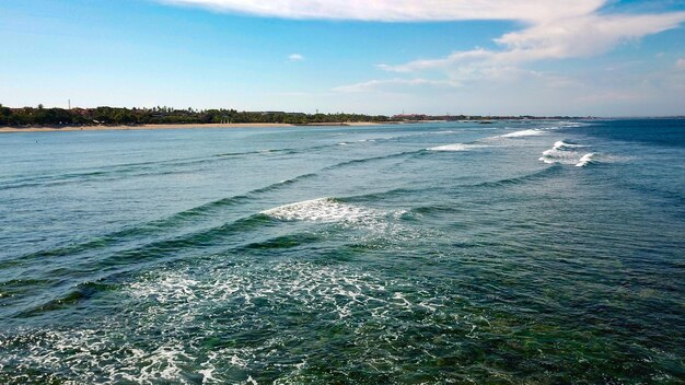 Uma bela vista de drone da praia de Nusa Dua em Bali Indonésia