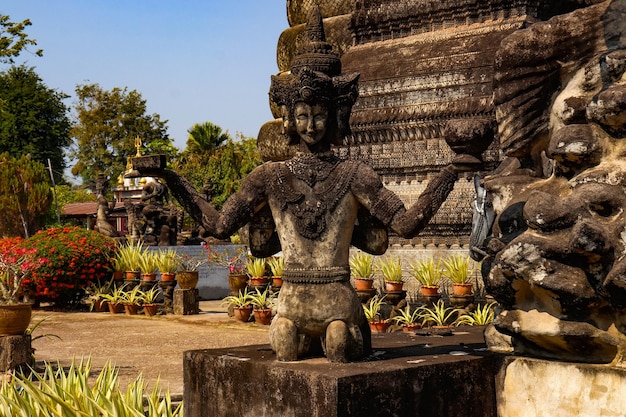 Uma bela vista do Buddha Park localizado em Nong Khai Tailândia