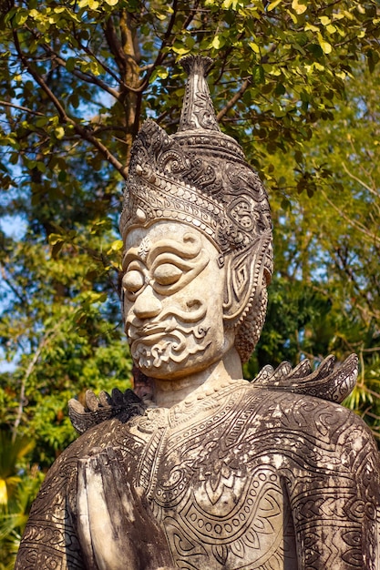 Uma bela vista do Buddha Park localizado em Nong Khai Tailândia