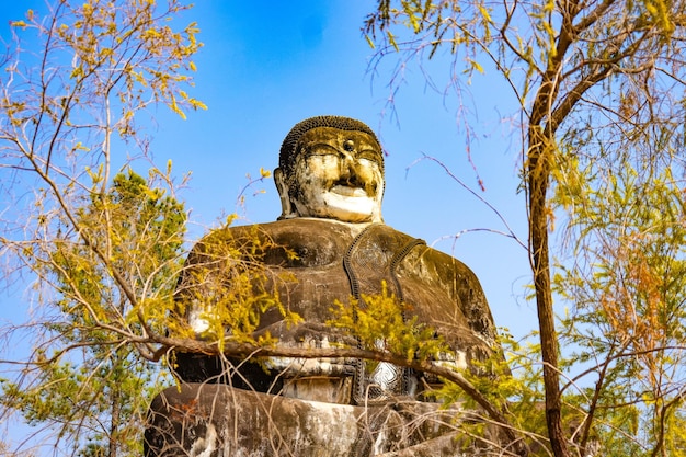 Uma bela vista do Buddha Park localizado em Nong Khai Tailândia