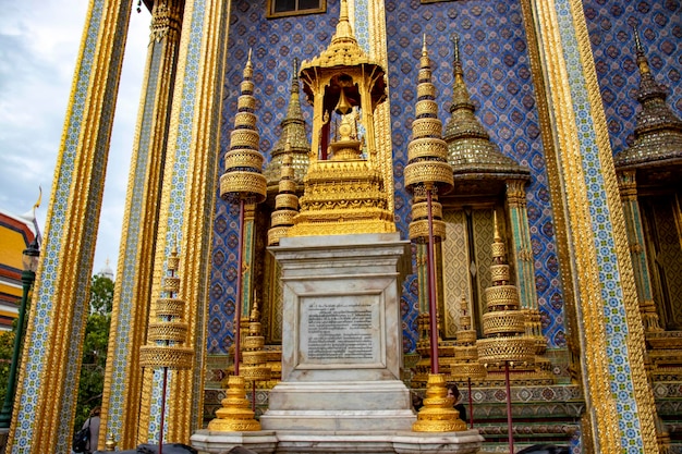 Uma bela vista do Grande Palácio do Templo Wat Phra Kaew em Bangkok Tailândia