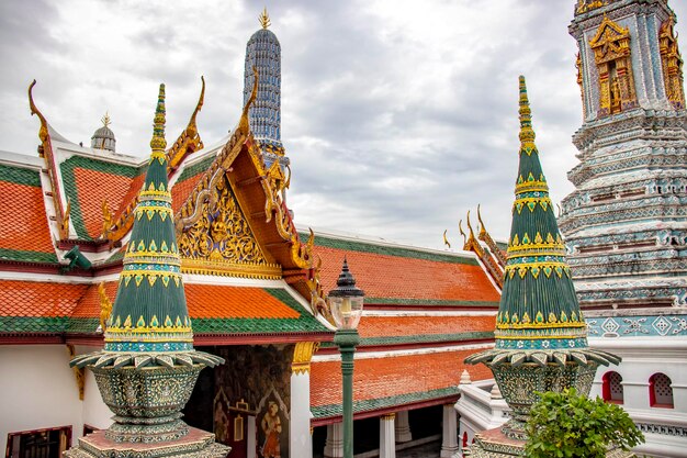 Uma bela vista do Grande Palácio do Templo Wat Phra Kaew em Bangkok Tailândia