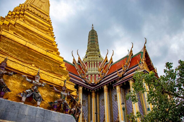 Uma bela vista do Grande Palácio do Templo Wat Phra Kaew em Bangkok Tailândia