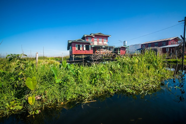 Uma bela vista do lago inle localizado em mianmar