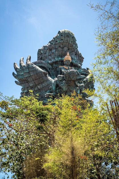 Uma bela vista do Parque GWK Garuda Wisnu Kencana localizado em Bali Indonésia