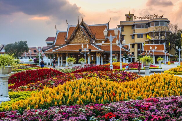 Uma bela vista do templo budista localizado em Bangkok Tailândia