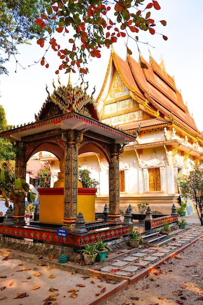 Uma bela vista do templo budista localizado em Vientiane Laos