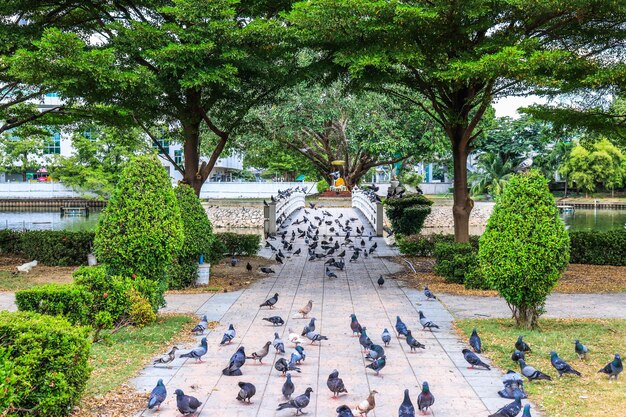 Uma bela vista do templo budista wat mahathat localizado em bangkok tailândia