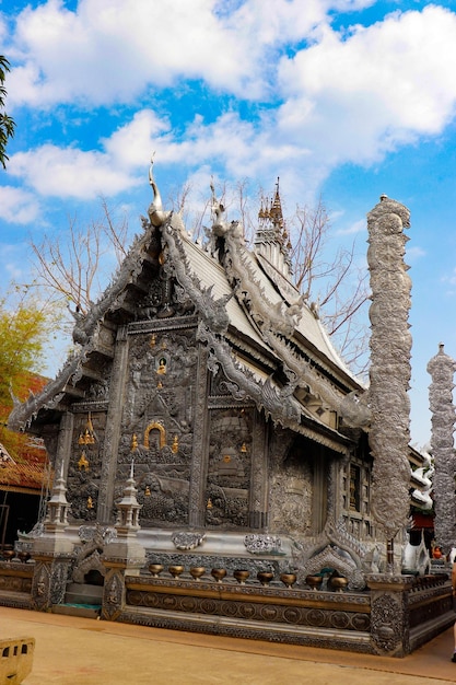 Uma bela vista do templo de prata localizado em Chiang Mai Tailândia