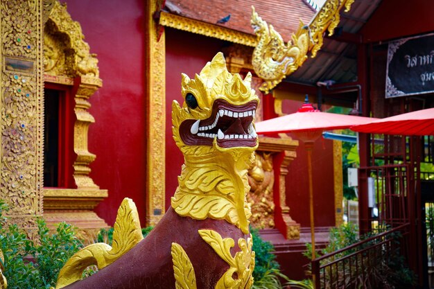 Uma bela vista do templo de prata localizado em Chiang Mai Tailândia