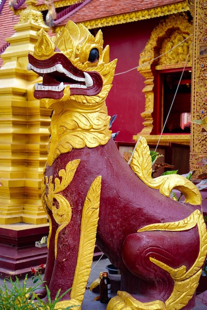 Uma bela vista do templo de prata localizado em Chiang Mai Tailândia