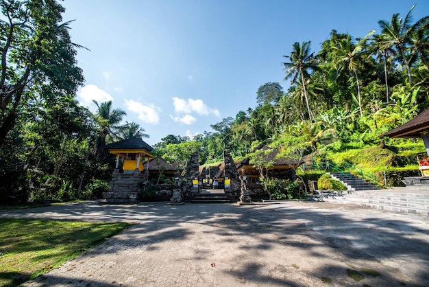 Uma bela vista do templo gunung kawi localizado em bali indonésia