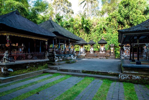 Uma bela vista do templo Pura Tirta Empul localizado em Bali Indonésia